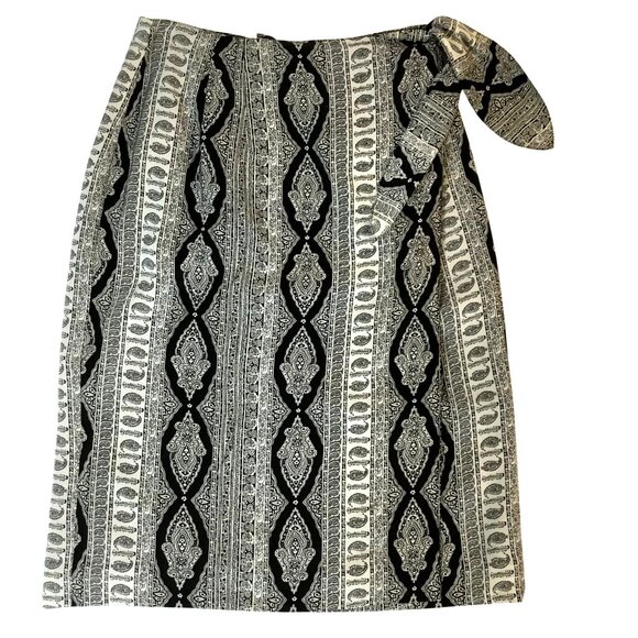 Talbots Dresses & Skirts - Talbots Petite Silk Wrap Skirt Size 8P Black White Midi Paisley Boho Lined Tie